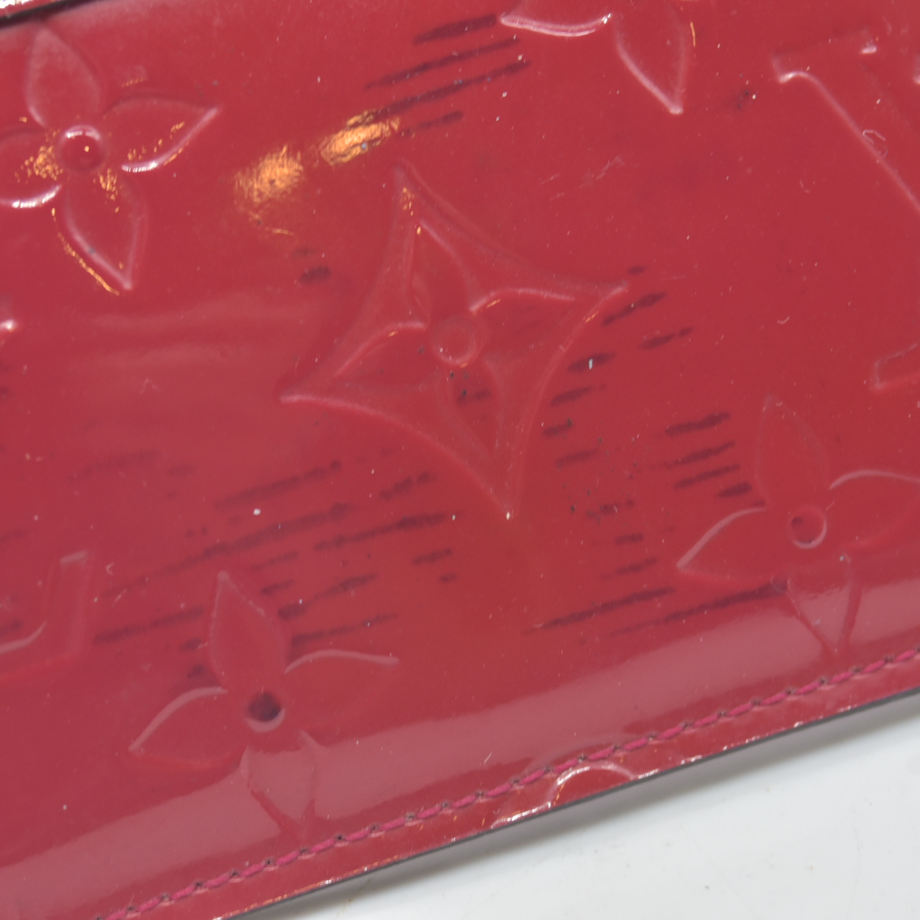 $490 2013 WELL WORN  Louis Vuitton Vernis Key Pouch Rose Indien CONSIGNMENT CA1123