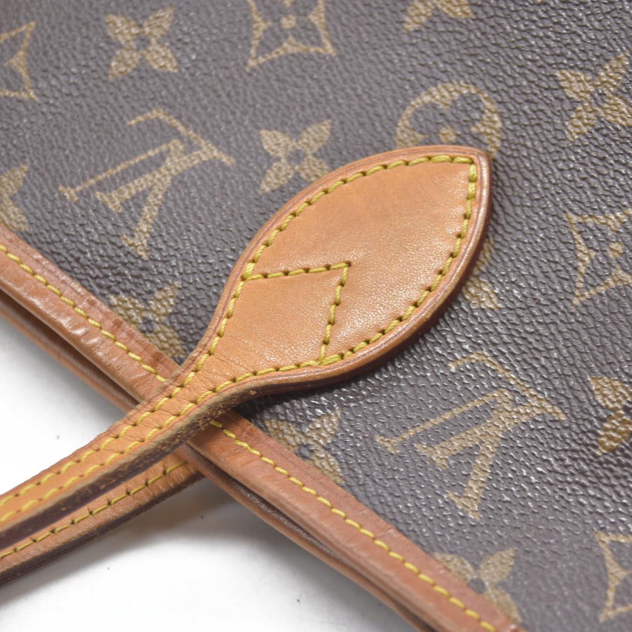 $2170 Louis Vuitton  Monogram Neo Neverfull MM Fuchsia AR5105