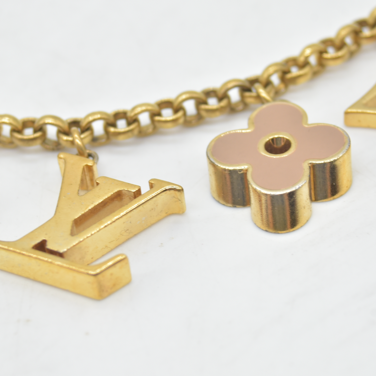 $600 2017 Louis Vuitton Brass Enamel Fleur De Monogram Bag Charm Chain Gold FJ1127