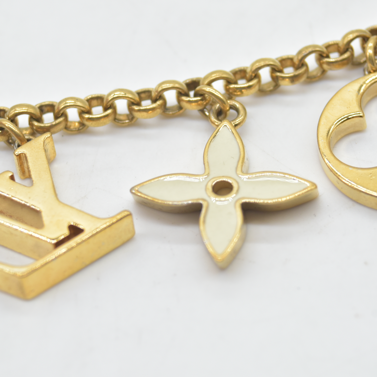 $600 2017 Louis Vuitton Brass Enamel Fleur De Monogram Bag Charm Chain Gold FJ1127