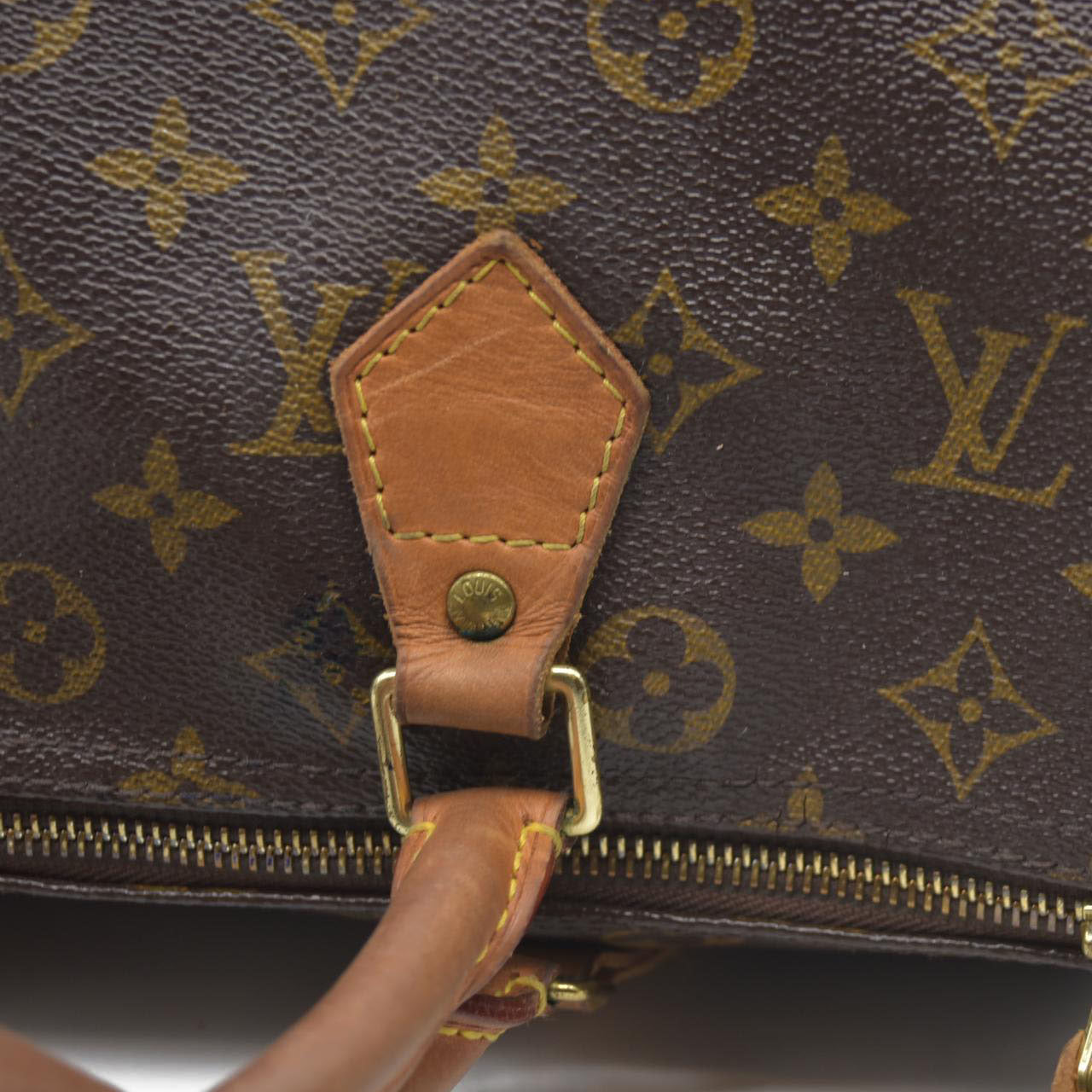 $1550 Louis Vuiton Monogram Speedy 30 SD1193