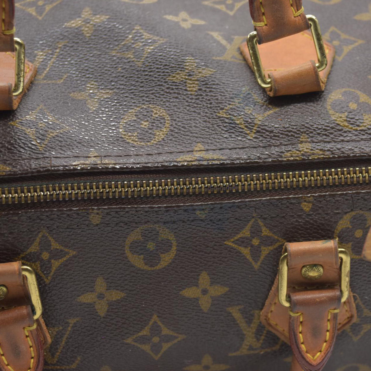 $1550 Louis Vuiton Monogram Speedy 30 SD1193