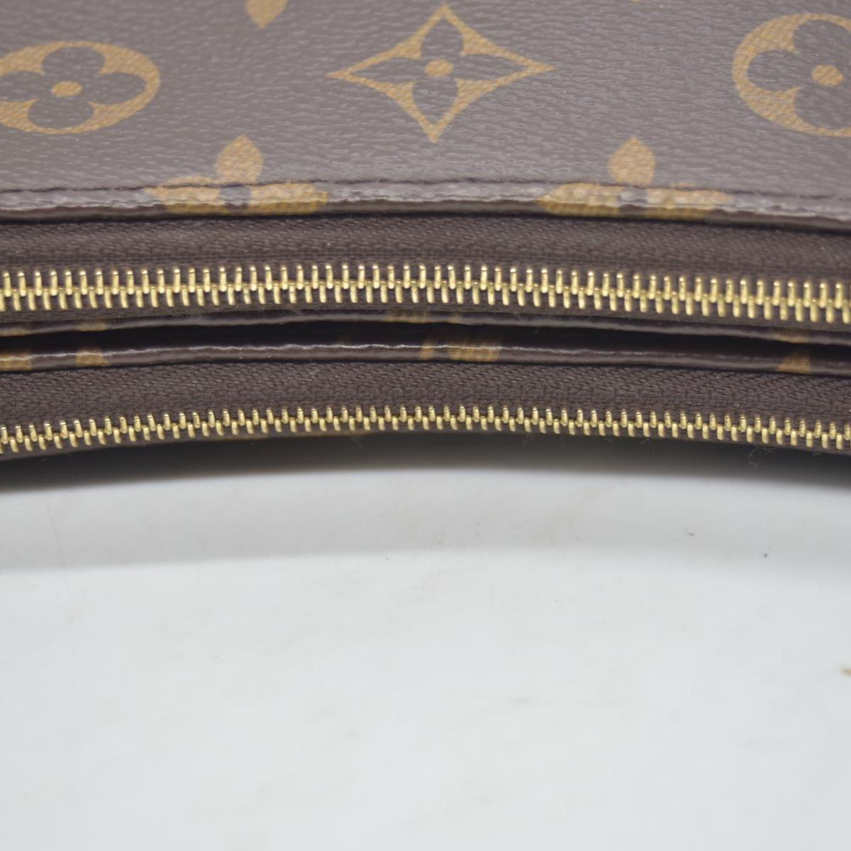 $1,950 LOUIS VUITTON Monogram Liv Pochette