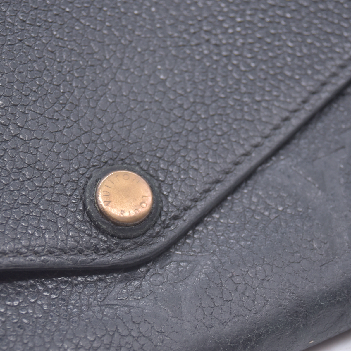 $1060 2019 Louis Vuitton Empreinte Sarah Wallet NM Black CA4129