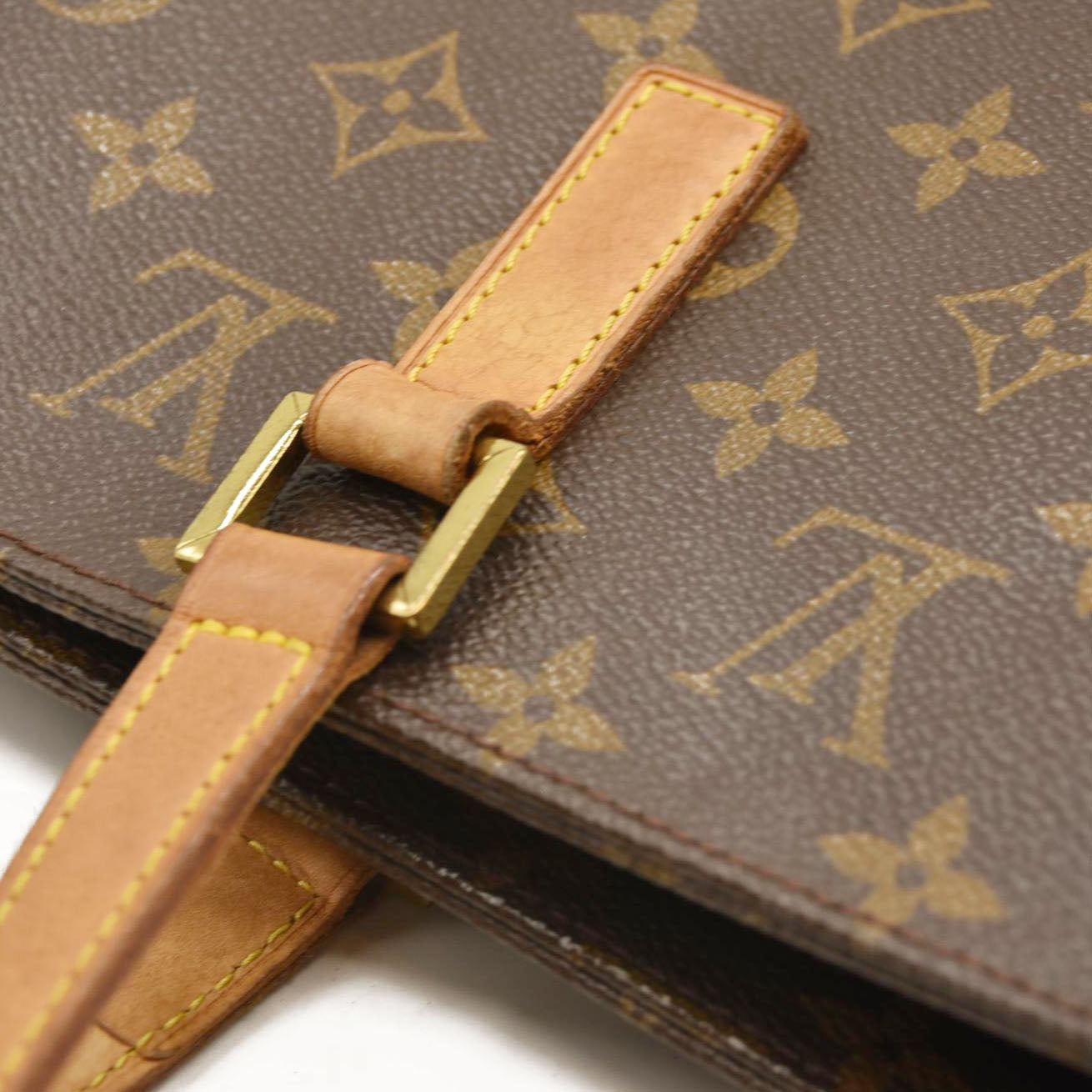 LOUIS VUITTON Monogram Luco LM0021