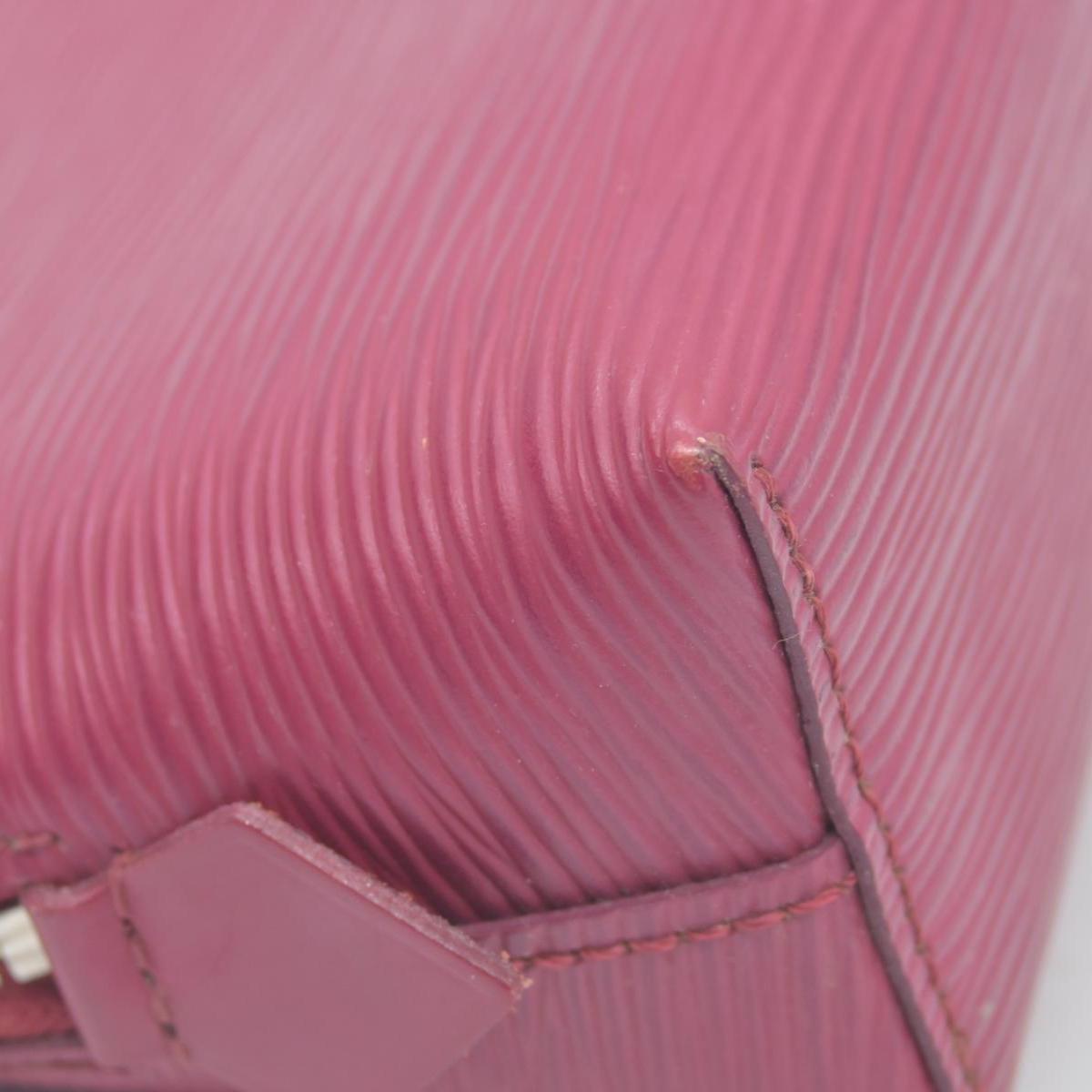$825 Louis Vuitton Epi Pochette Cosmetic pouch in fuchsia CONSIGNMENT
