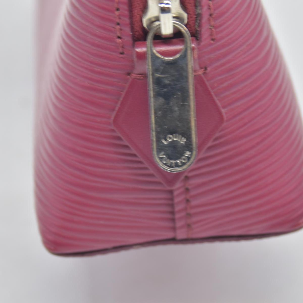 $825 Louis Vuitton Epi Pochette Cosmetic pouch in fuchsia CONSIGNMENT