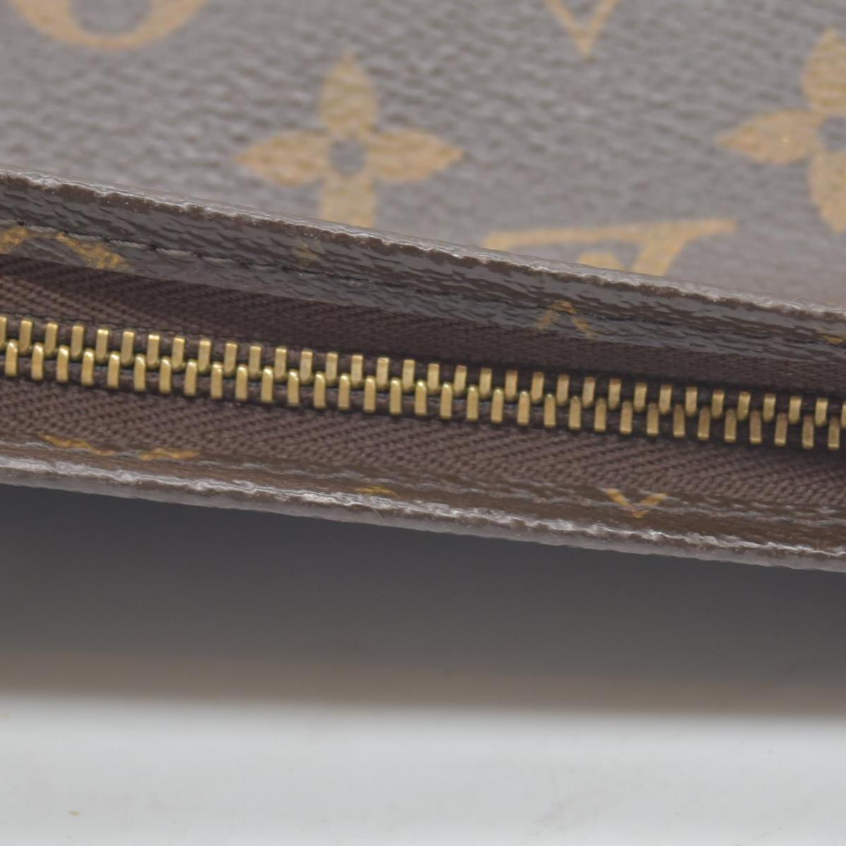 $1120 Louis Vuitton Monogram Toiletry Pouch 26 CONSIGNMENT