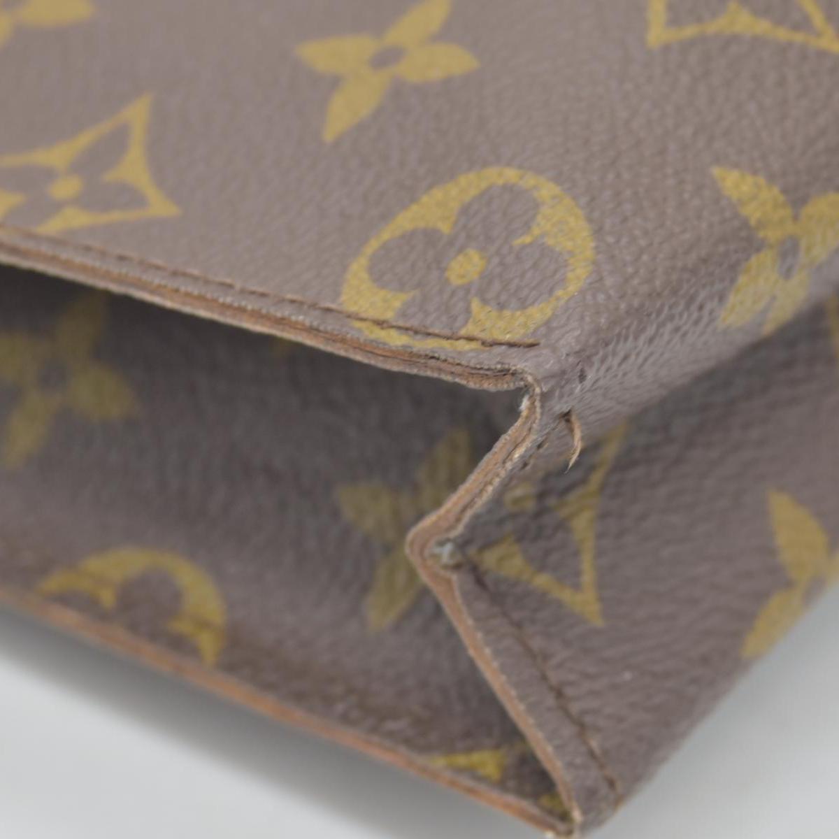 $1120 Louis Vuitton Monogram Toiletry Pouch 26 CONSIGNMENT