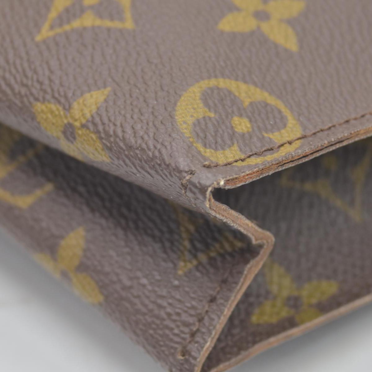 $1120 Louis Vuitton Monogram Toiletry Pouch 26 CONSIGNMENT