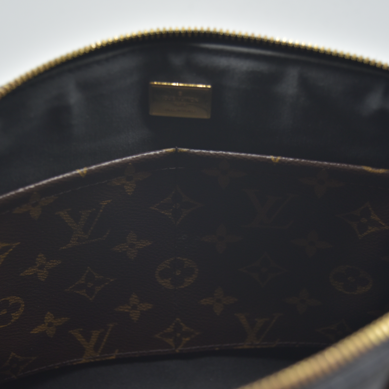$2270 2018 Louis Vuitton Patent Calfskin Miroir Tote Black SN0188