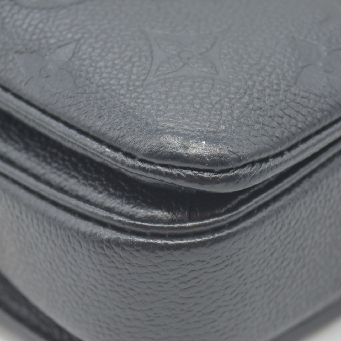 $3250 RFID Louis Vuitton Monogram Giant Empreinte Pochette Metis East West