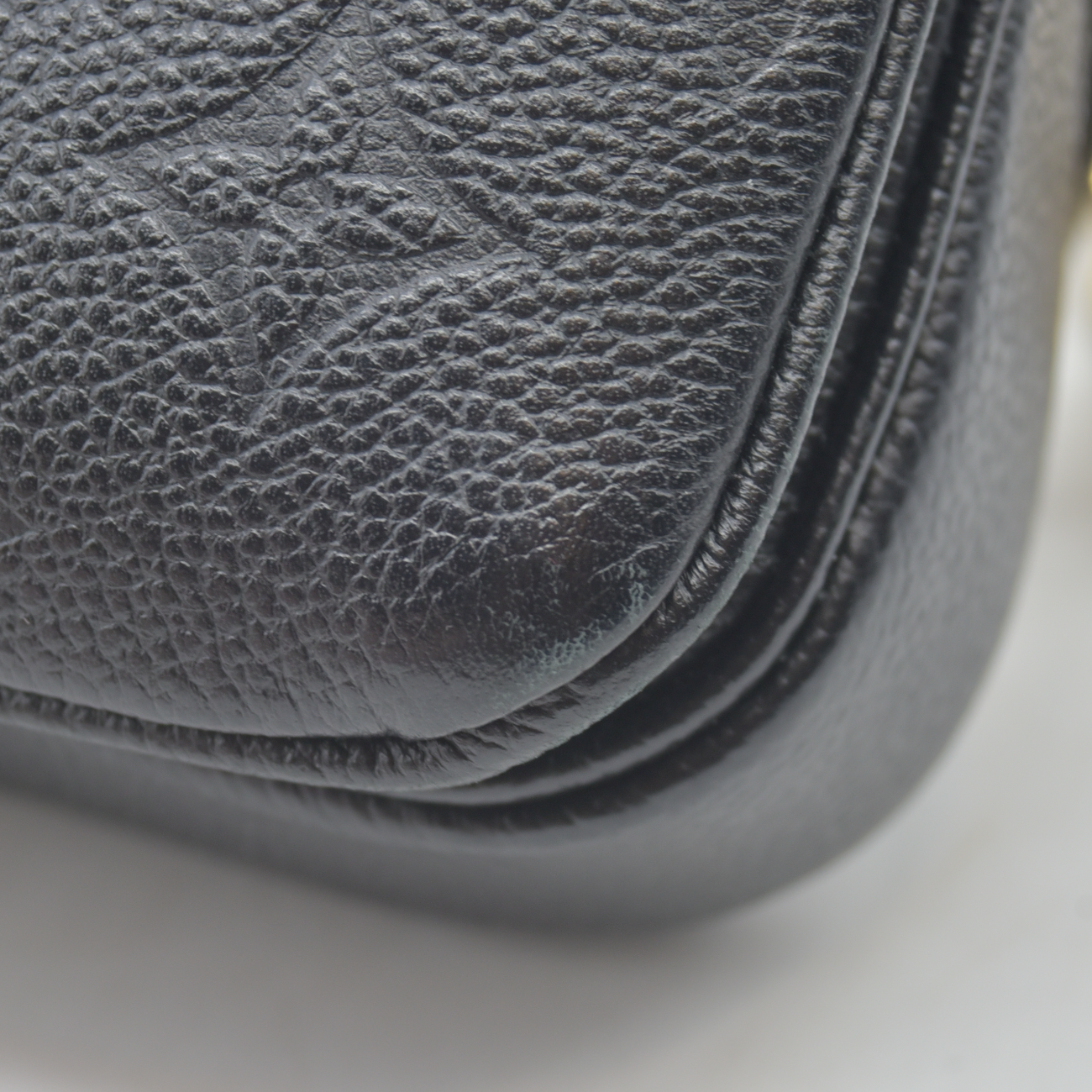 $3250 RFID Louis Vuitton Monogram Giant Empreinte Pochette Metis East West