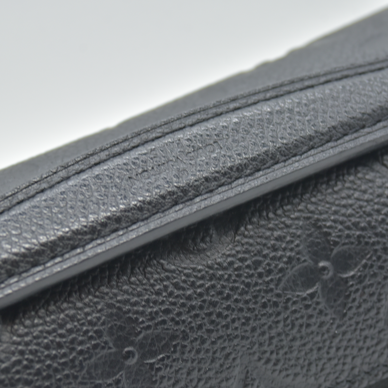 $3250 RFID Louis Vuitton Monogram Giant Empreinte Pochette Metis East West