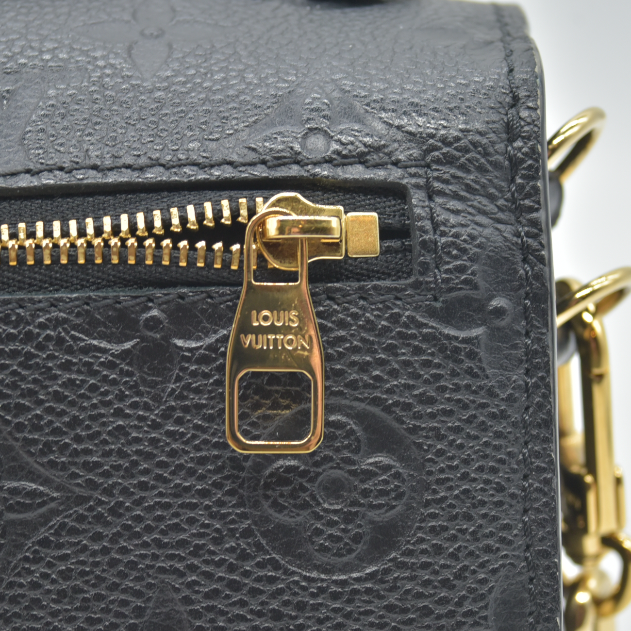 $3250 RFID Louis Vuitton Monogram Giant Empreinte Pochette Metis East West