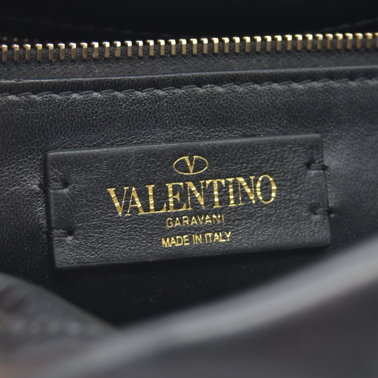 $3550 Valentino Garavani Nappa Large Roman Stud Shoulder Bag Black