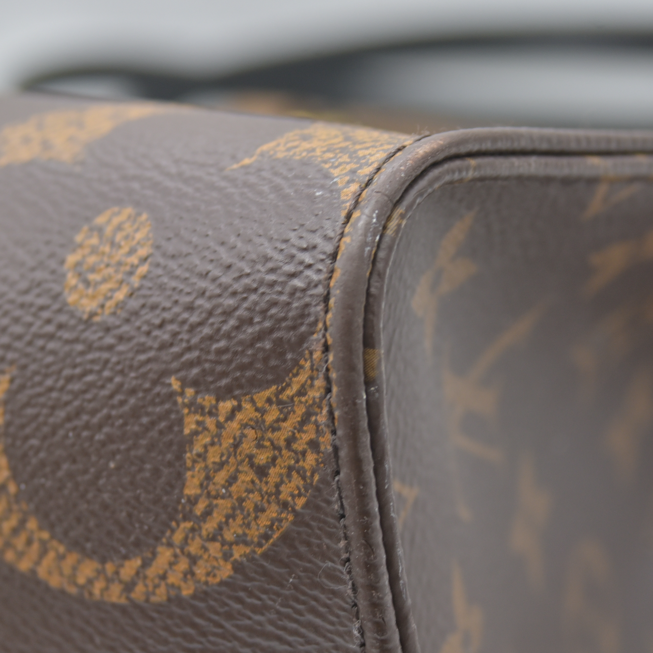 $3300 FN2270 2020 Louis Vuitton Reverse Monogram Giant Onthego MM