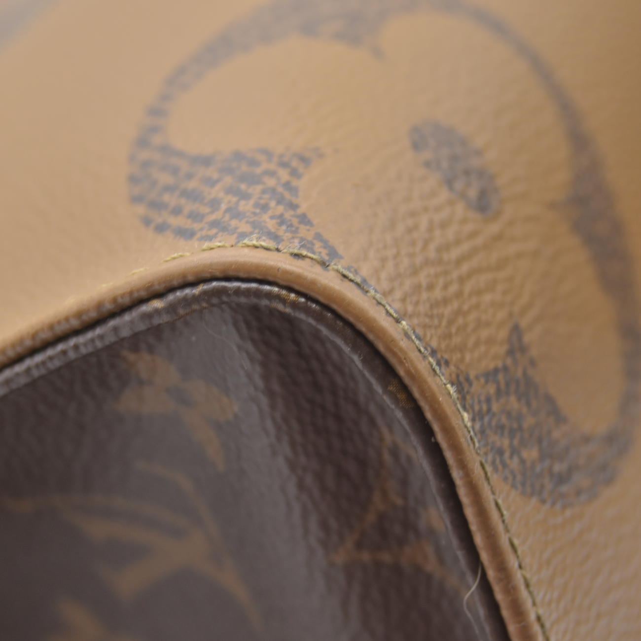 $3300 FN2270 2020 Louis Vuitton Reverse Monogram Giant Onthego MM