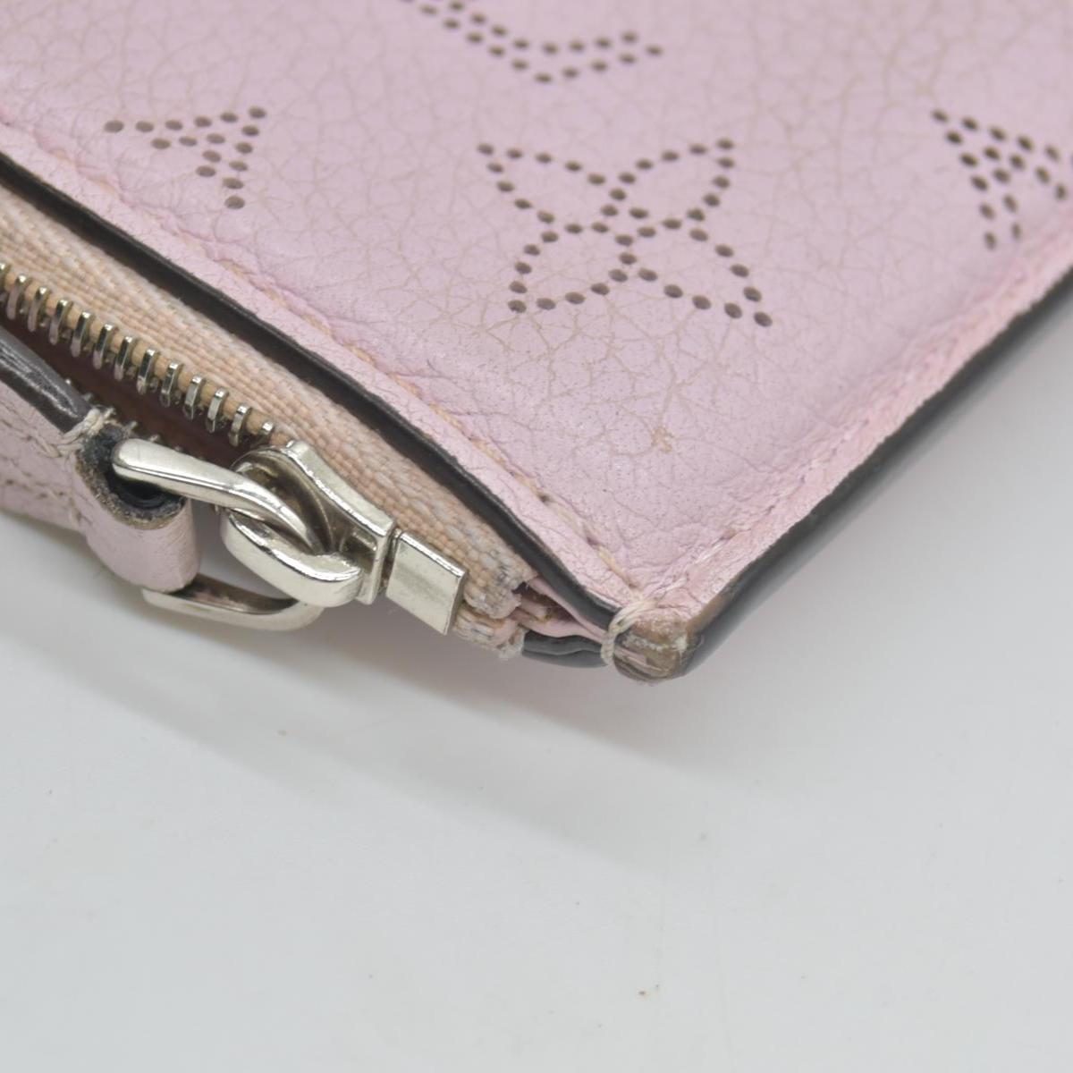 $815 Louis Vuitton Mahina Recto Verso Card Holder Magnolia