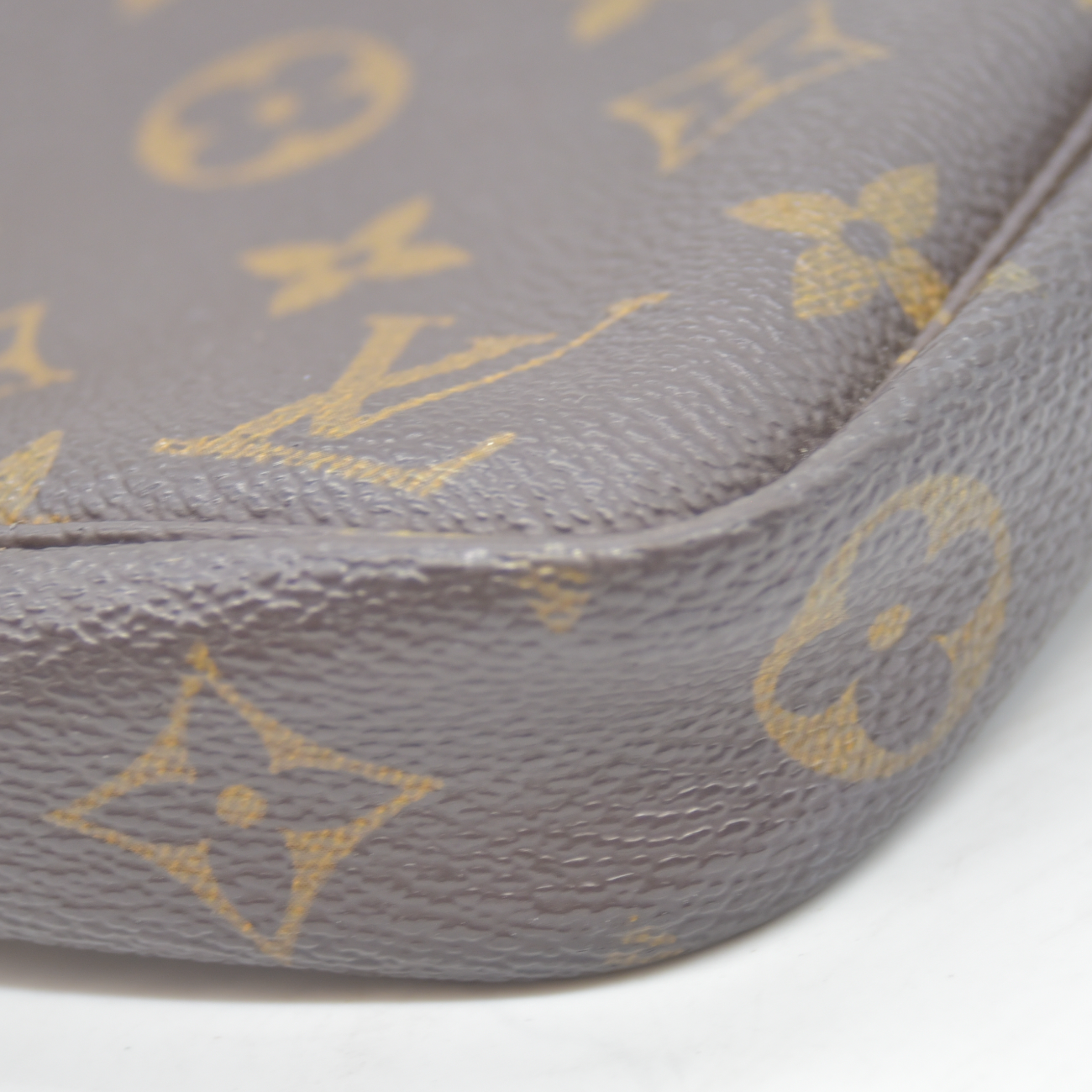 $1290 2000 Louis Vuitton LV Pochette Accessories Brown Monogram AR0080