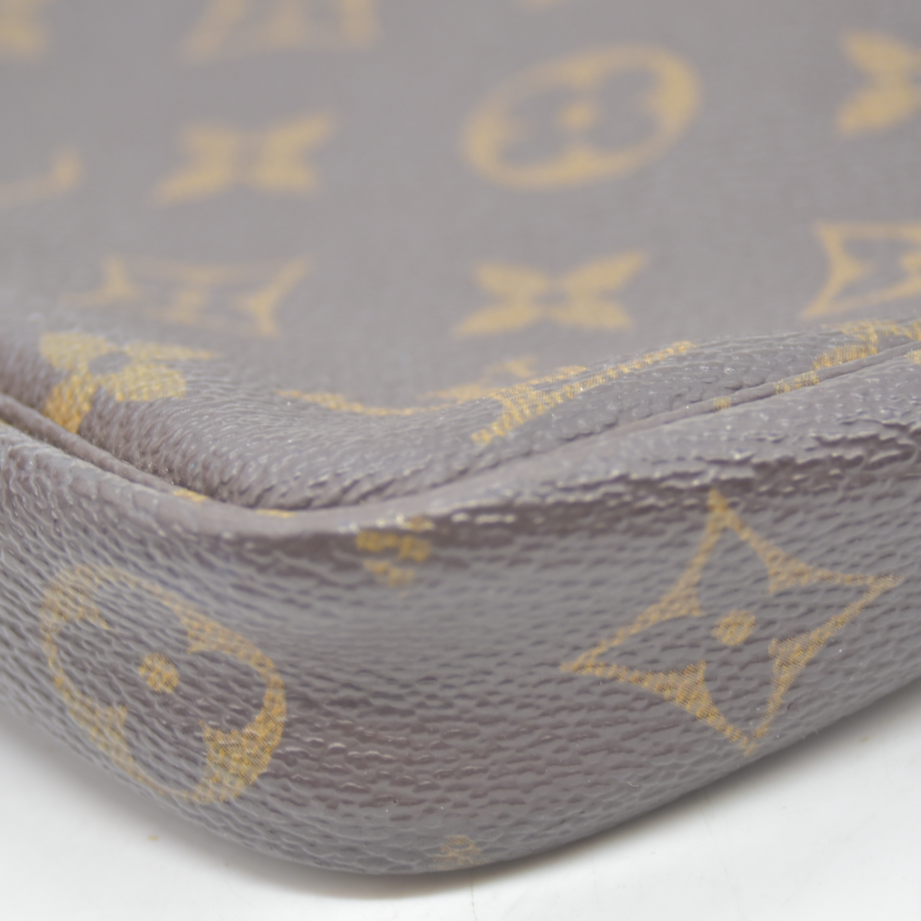 $1290 2000 Louis Vuitton LV Pochette Accessories Brown Monogram AR0080