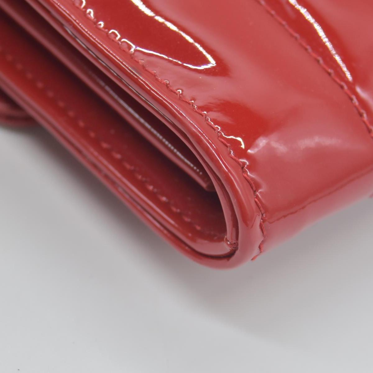 $1950 Saint Laurent  Patent Leather Patent Vicky Crossbody