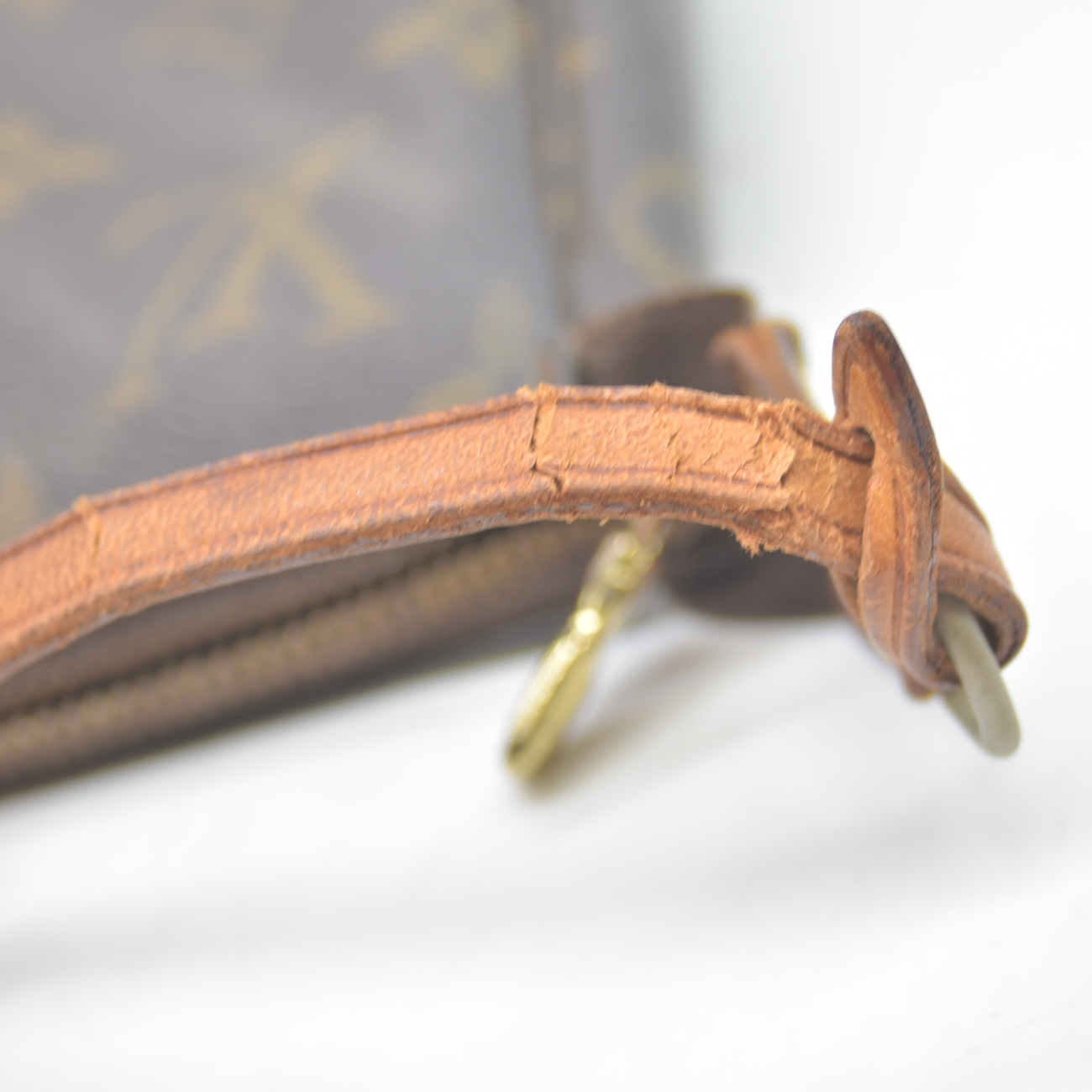$1290 2000 Louis Vuitton LV Pochette Accessories Brown Monogram AR0080
