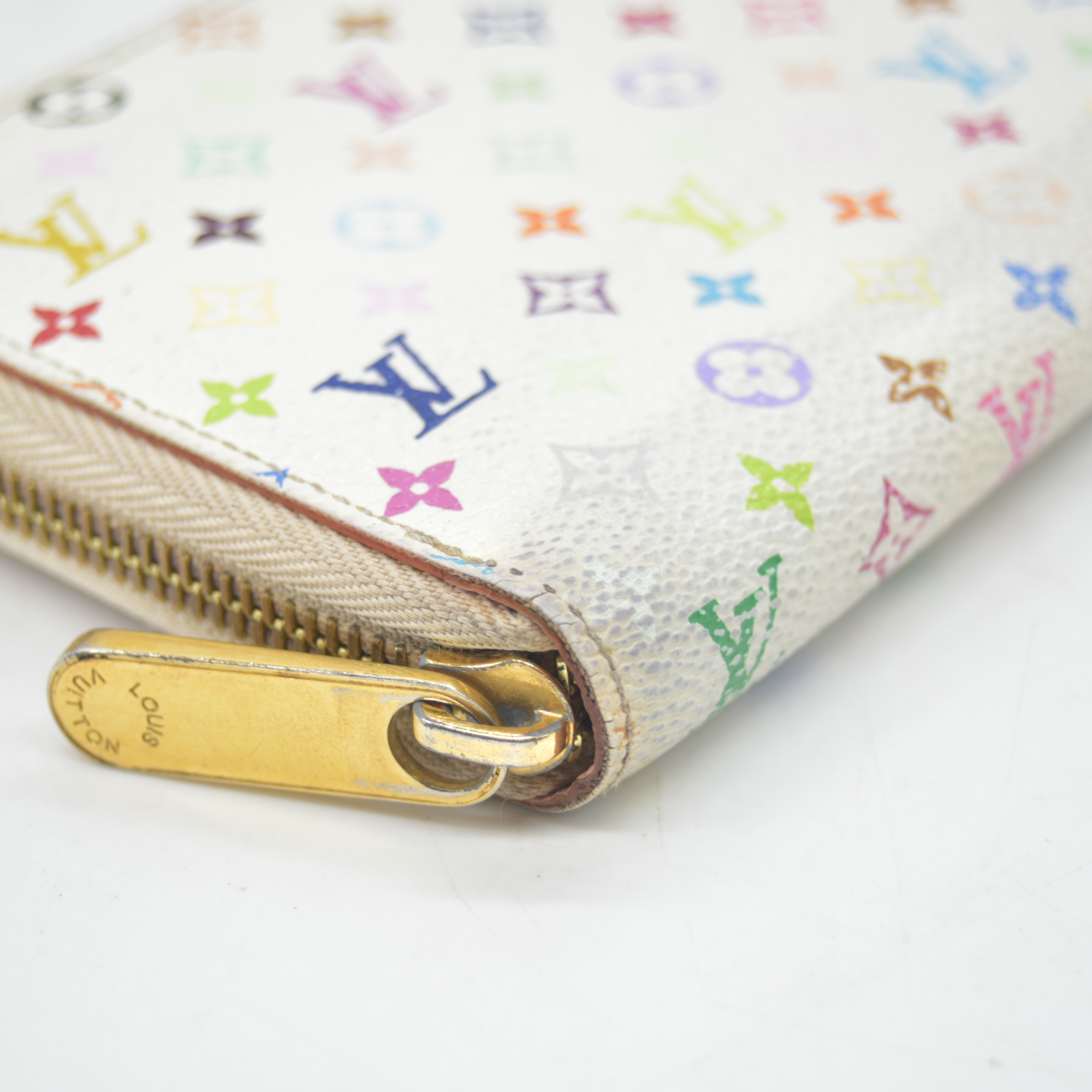 $940 2011 Louis Vuitton Monogram Multicolor Zippy Wallet White Litchi CA2191