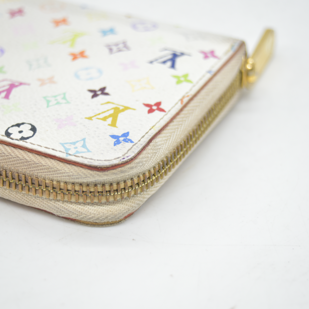 $940 2011 Louis Vuitton Monogram Multicolor Zippy Wallet White Litchi CA2191