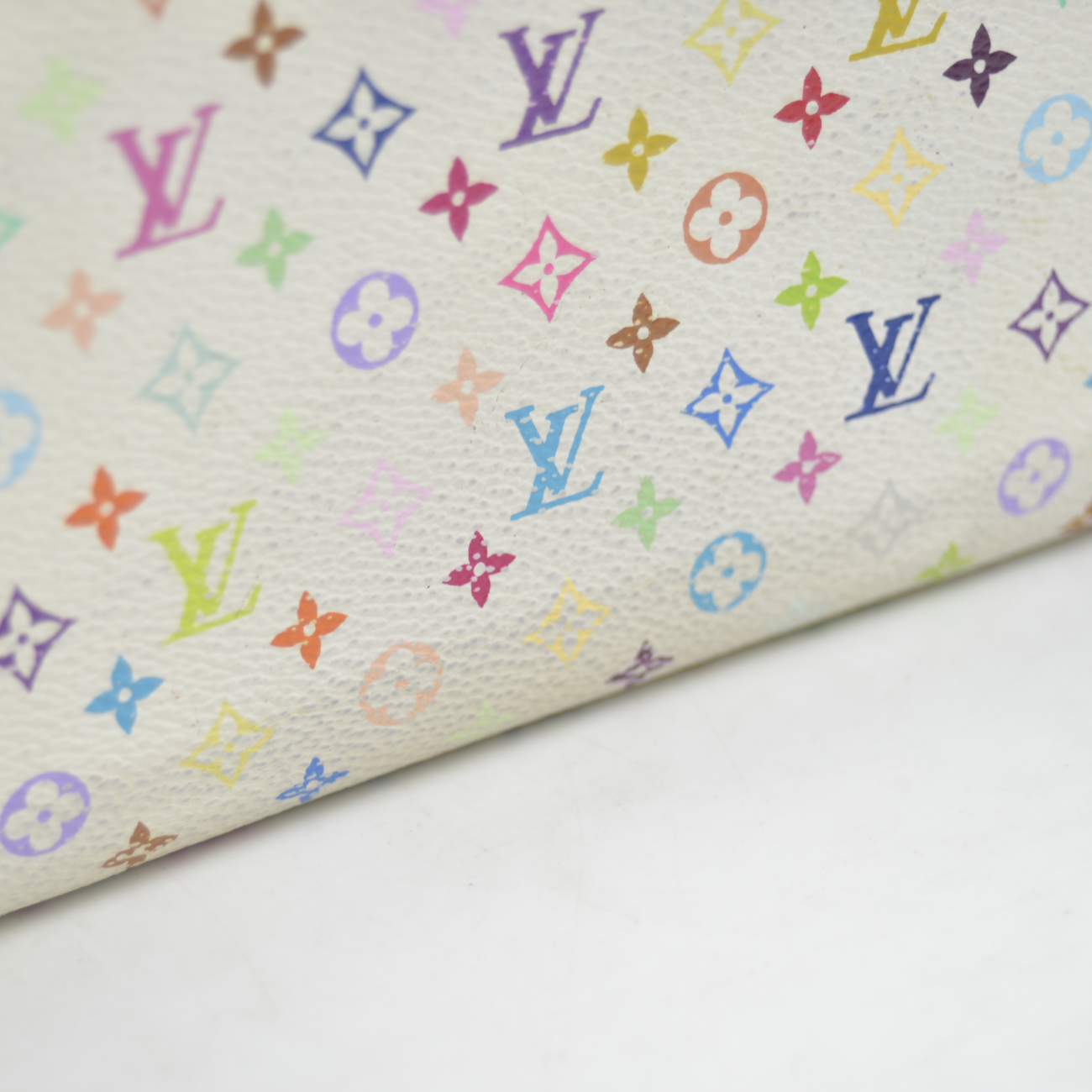 $940 2011 Louis Vuitton Monogram Multicolor Zippy Wallet White Litchi CA2191