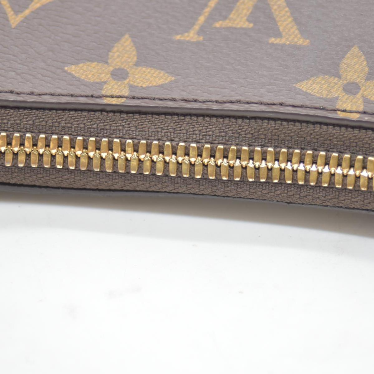 $2740 Louis Vuitton Monogram Slouchy MM