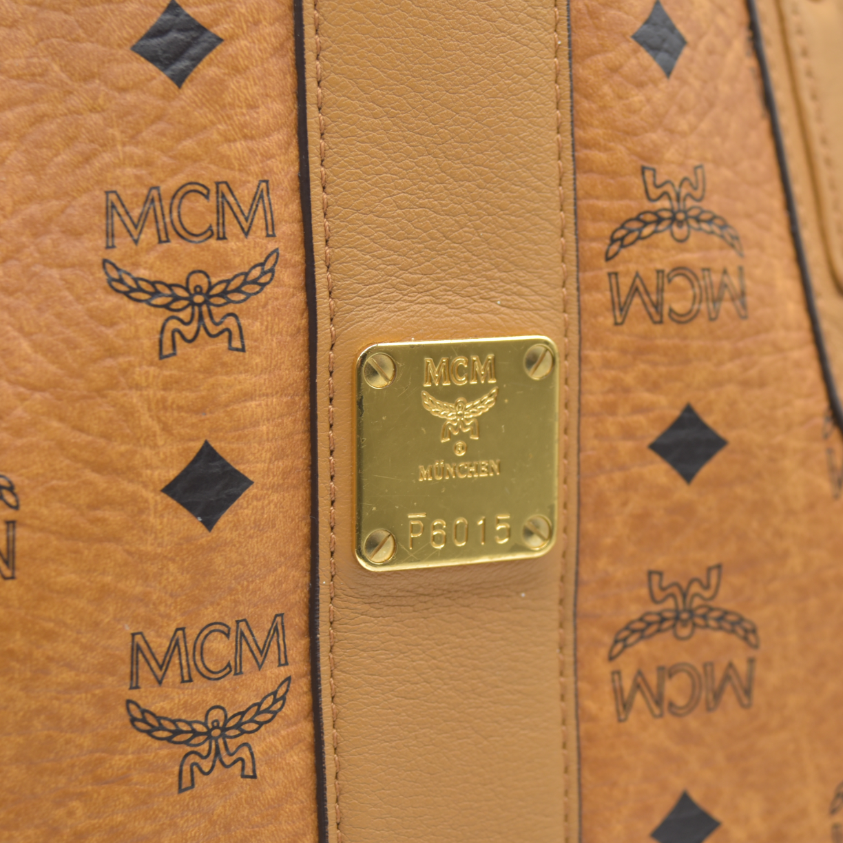 $770 MCM  Visetos Medium Liz Reversible Shopper Tote Cognac AUCTION USED (Copy)