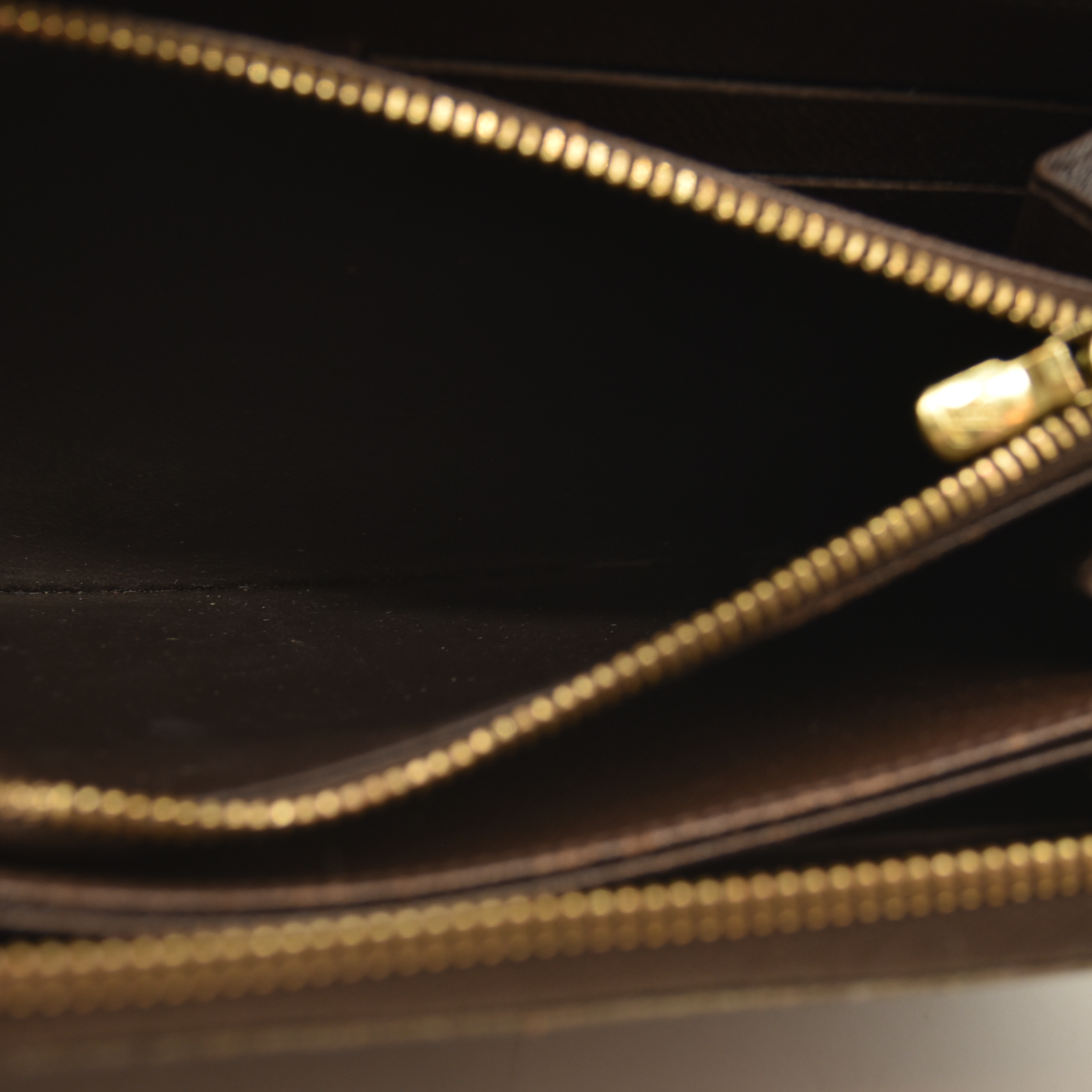 Louis Vuitton  Damier Ebene Zippy Wallet VI0078