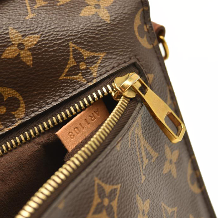 LOUIS VUITTON Monogram Pochette Metis AR1108