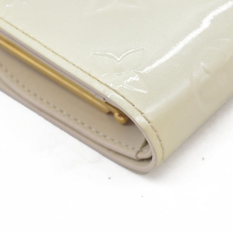 $795 LOUIS VUITTON Monogram Vernis French Kiss Lock Cream MI1058