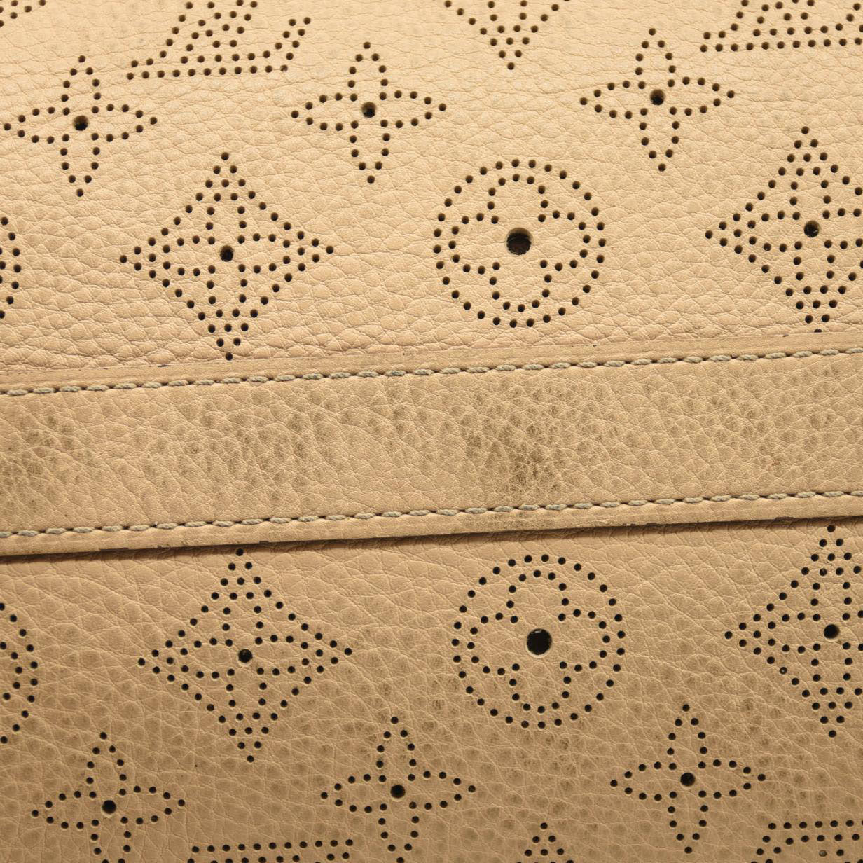 LOUIS VUITTON Mahina Cirrus PM Sandy