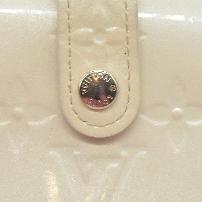 $795 LOUIS VUITTON Monogram Vernis French Kiss Lock Cream MI1058