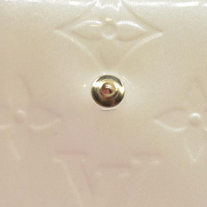 $795 LOUIS VUITTON Monogram Vernis French Kiss Lock Cream MI1058