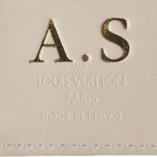 $795 LOUIS VUITTON Monogram Vernis French Kiss Lock Cream MI1058
