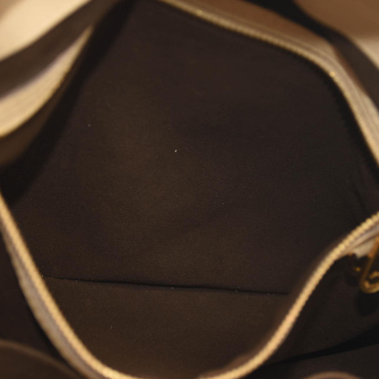 LOUIS VUITTON Mahina Cirrus PM Sandy