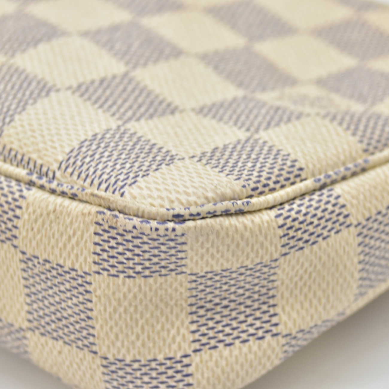 $1290 2009 Louis Vuitton Damier Azur Pochette Accessories CA0059