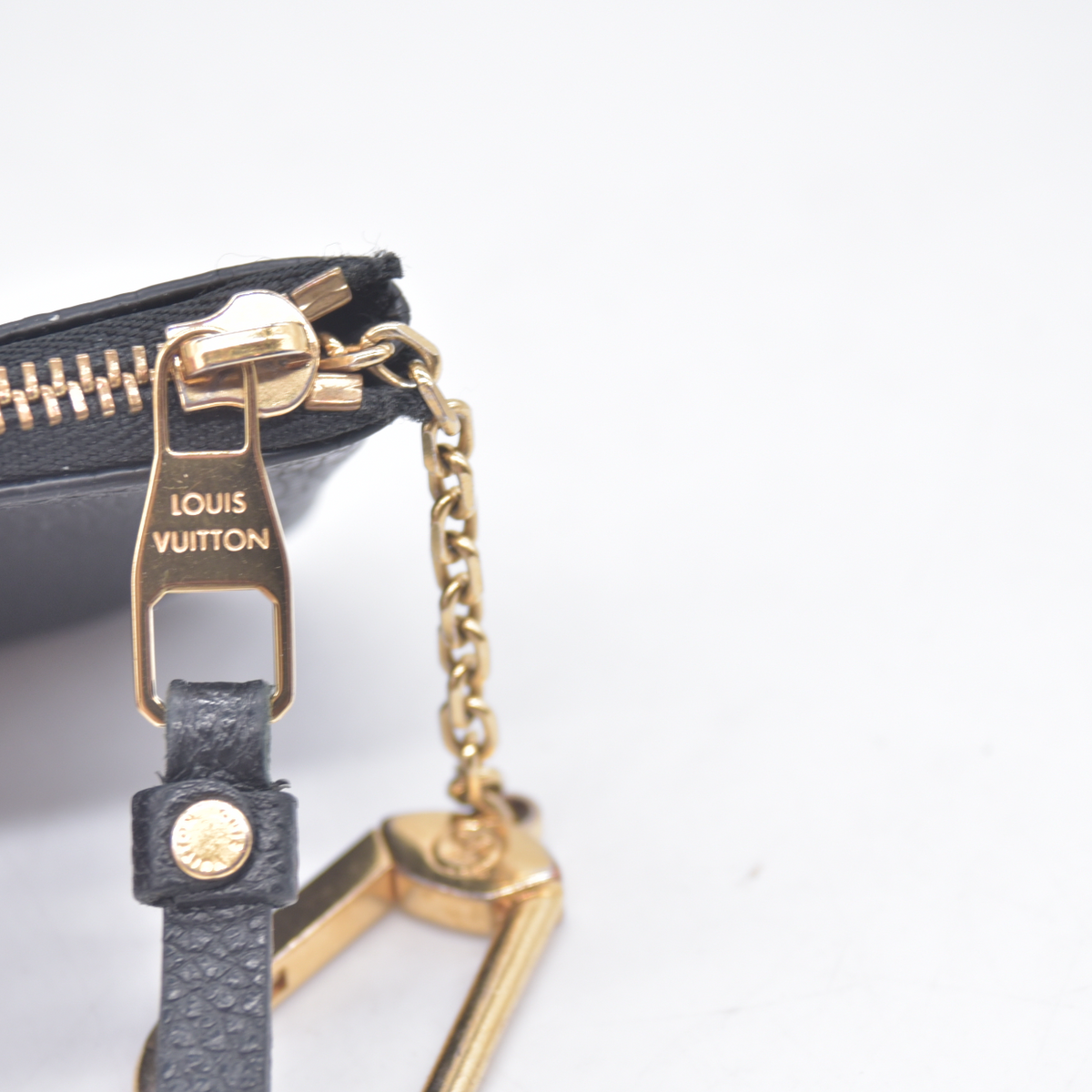 $475 2022 Louis Vuitton Empreinte Monogram Giant Key Pouch Black