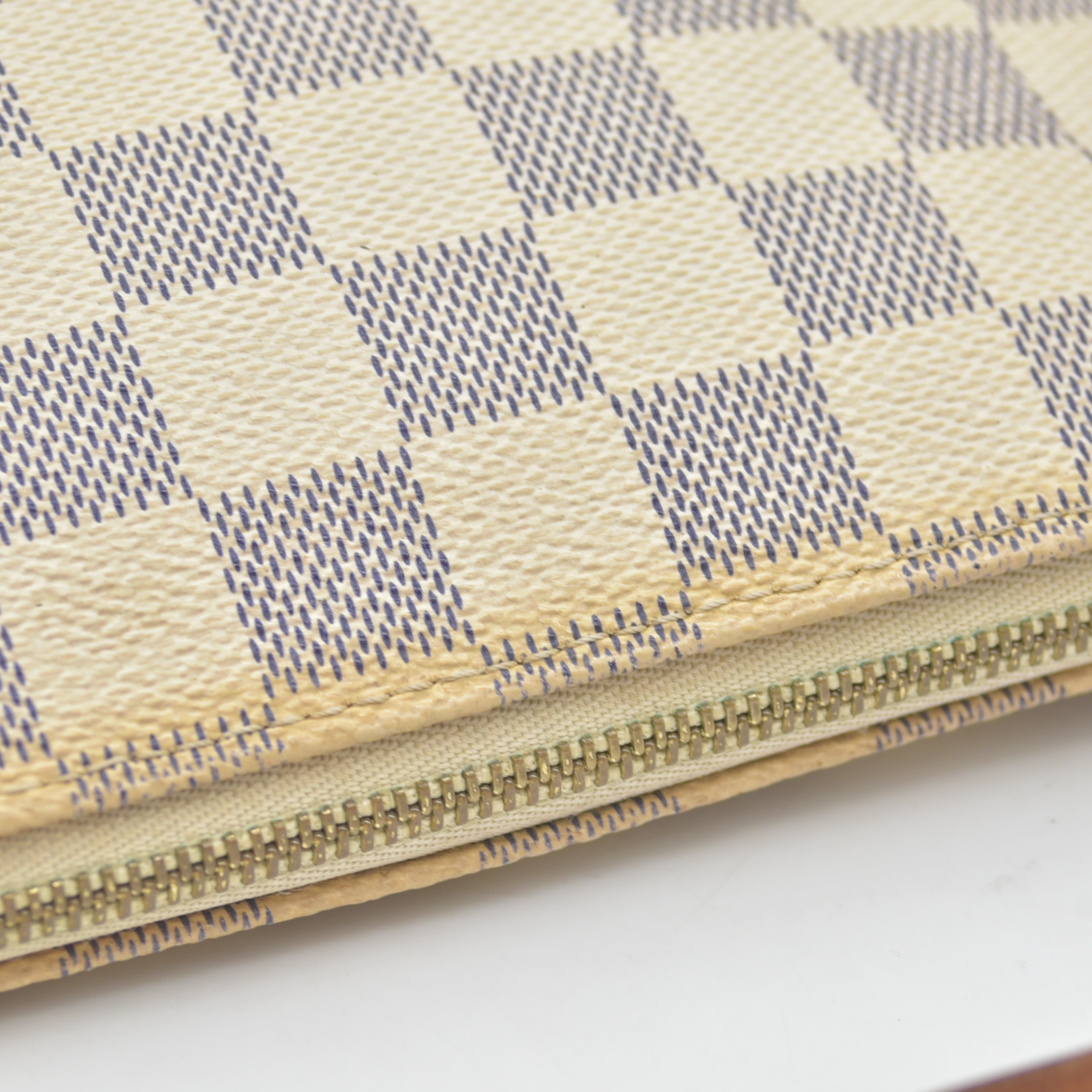 $1290 2009 Louis Vuitton Damier Azur Pochette Accessories CA0059