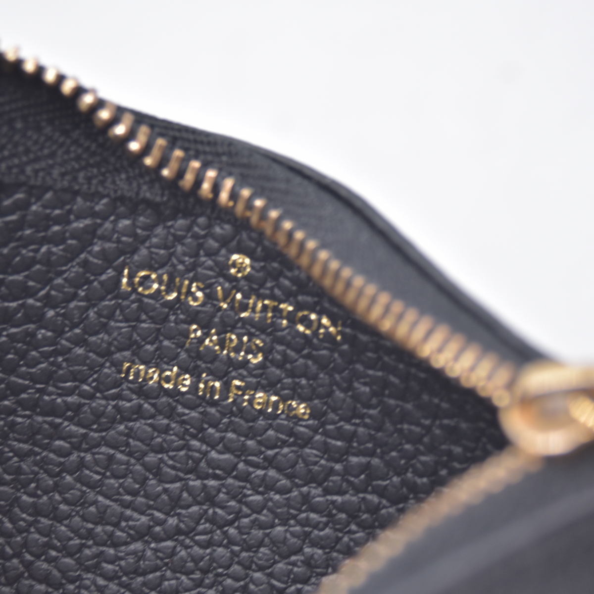 $475 2022 Louis Vuitton Empreinte Monogram Giant Key Pouch Black