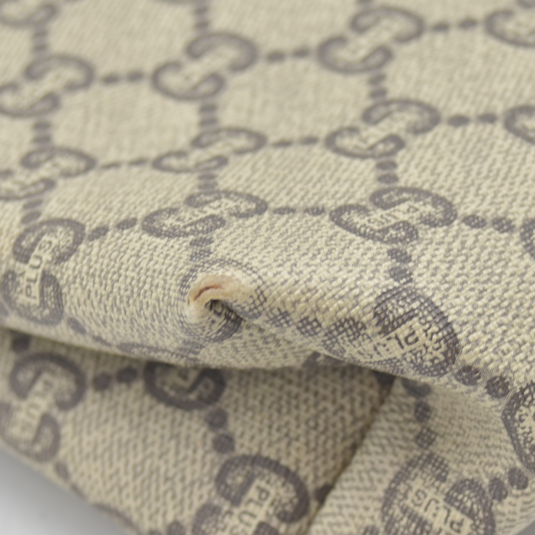$1100 Gucci GG Gucci Plus Supreme Monogram Pouch Clutch Bag