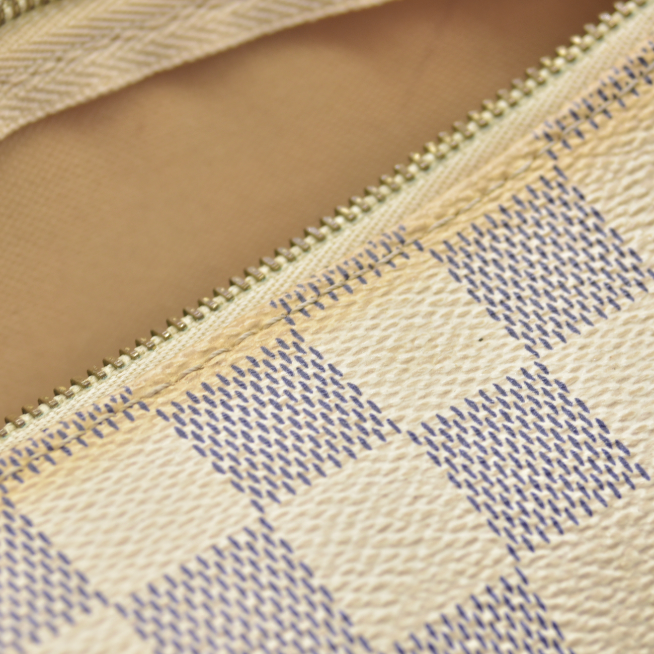$1290 2009 Louis Vuitton Damier Azur Pochette Accessories CA0059