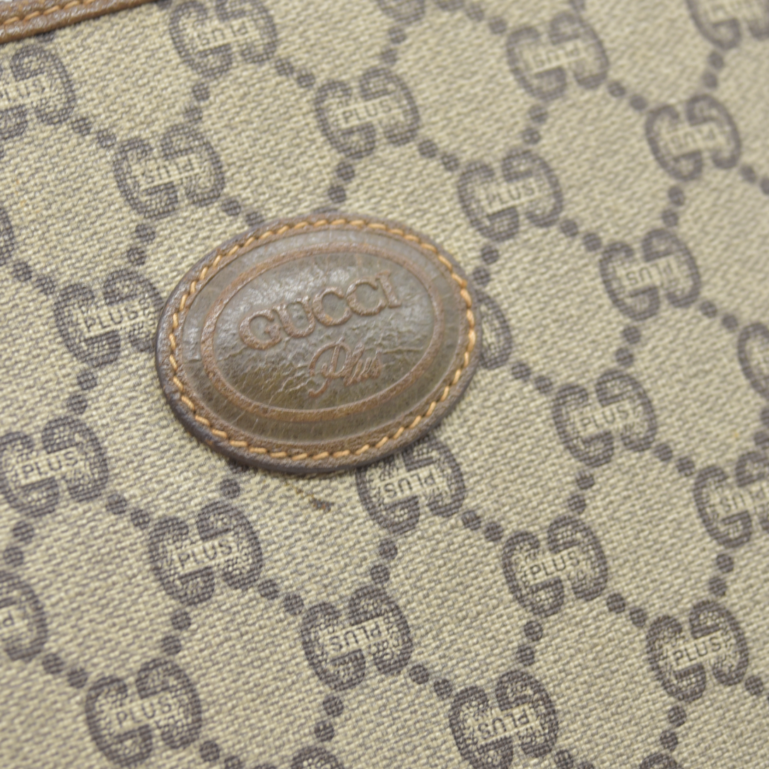 $1100 Gucci GG Gucci Plus Supreme Monogram Pouch Clutch Bag