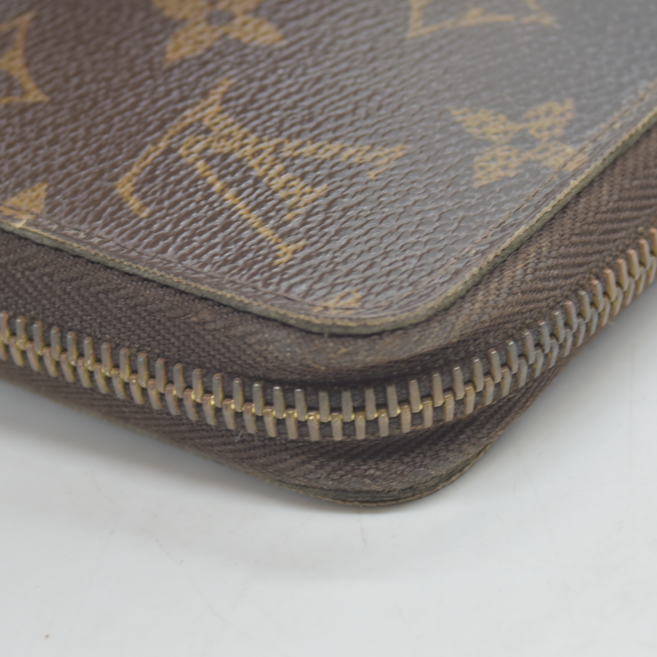 $915 2010 LOUIS VUITTON Monogram Zippy Wallet Brown CA2130