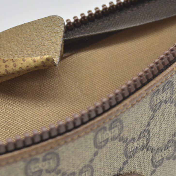$1100 Gucci GG Gucci Plus Supreme Monogram Pouch Clutch Bag