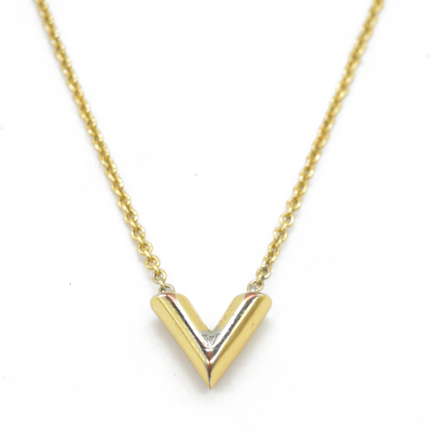 $505 LOUIS VUITTON V Essentials Necklace Gold Chain Necklace 2016 OB1116
